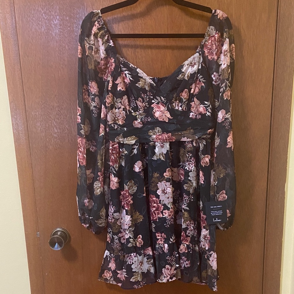 Lulu's Black Floral Long-Sleeve V-Neck Mini Dress